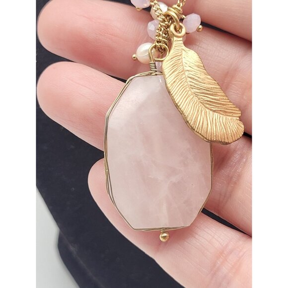 CÄRA Necklace Pearls Wire Wrapped Pink Quartz Gold Feather Charm Gold Tone - Picture 3 of 9